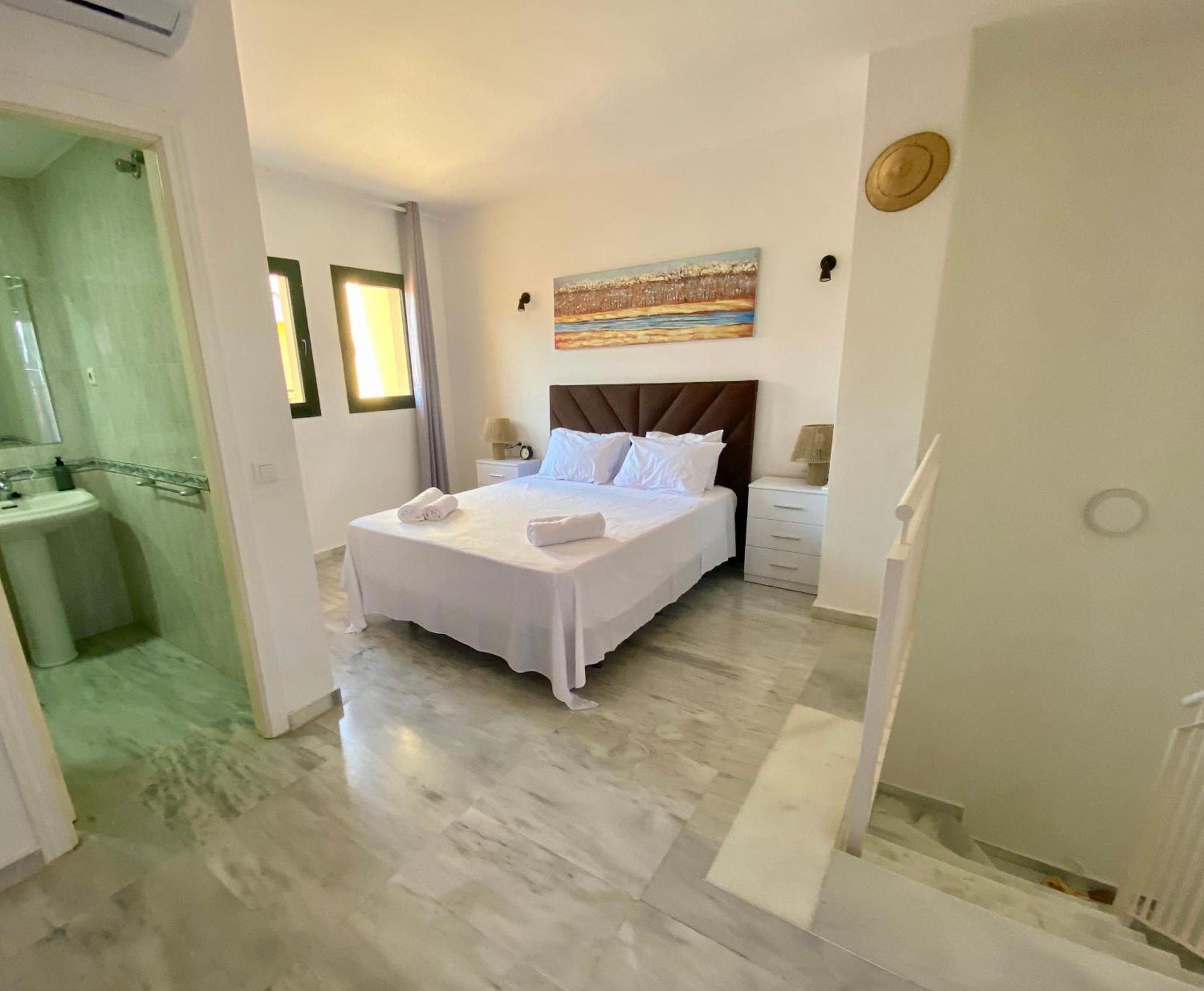 Duplex Con Piscina, Parking Y Golf Apartment Sitio de Calahonda Ngoại thất bức ảnh
